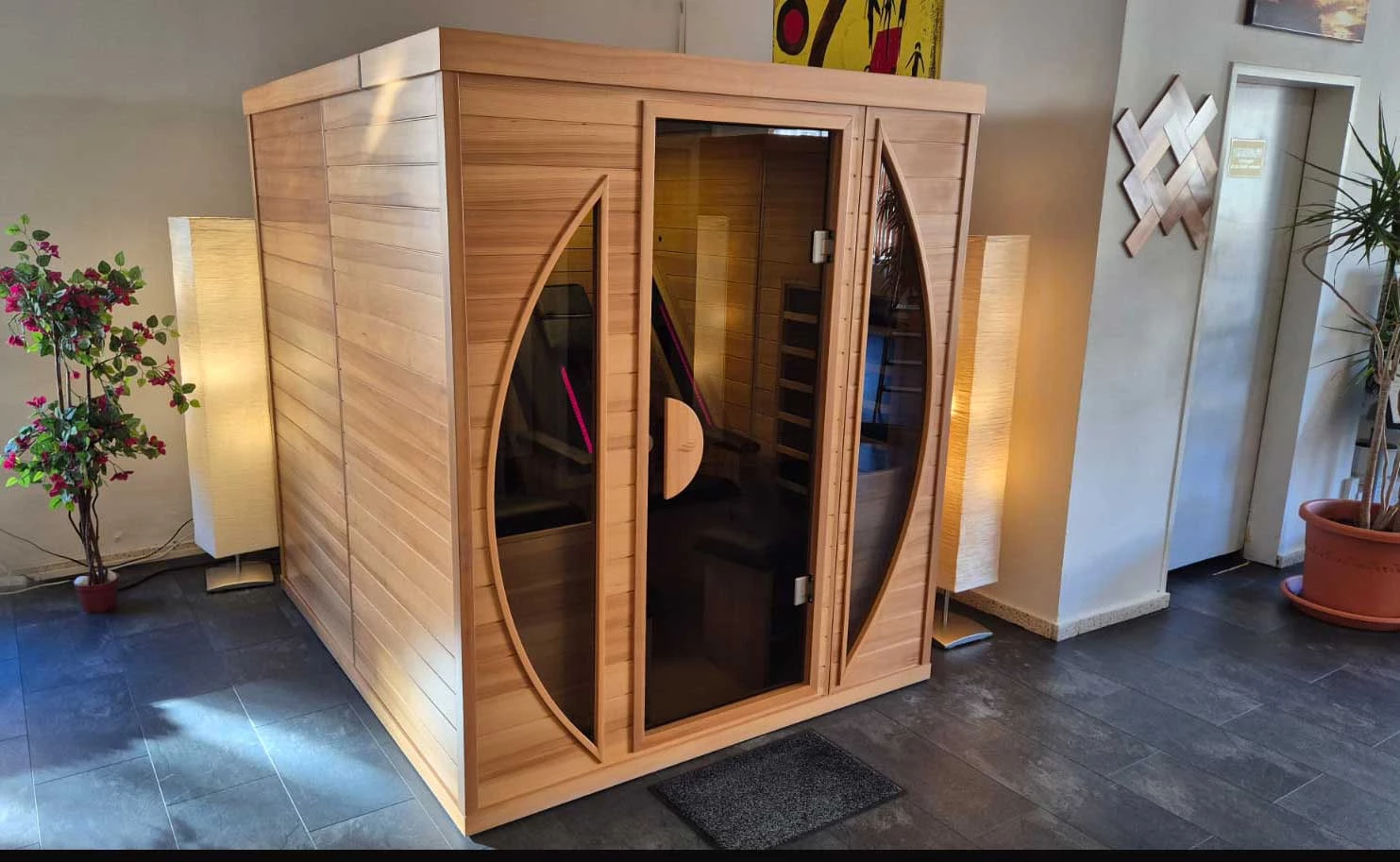 Ausstellungsstück ATR Relax 2 Deluxe aus Zedernholz Ausstellungsstück ATR Relax 2 Deluxe aus Zedernholz ATROPA Infrarotkabinen